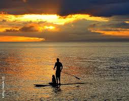 sunset-sup-couple